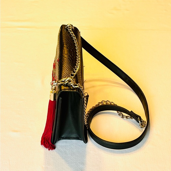 Cute Small Pocket Book With Red Embroidery Flowers And A Red Tassel - Picture 3 of 4